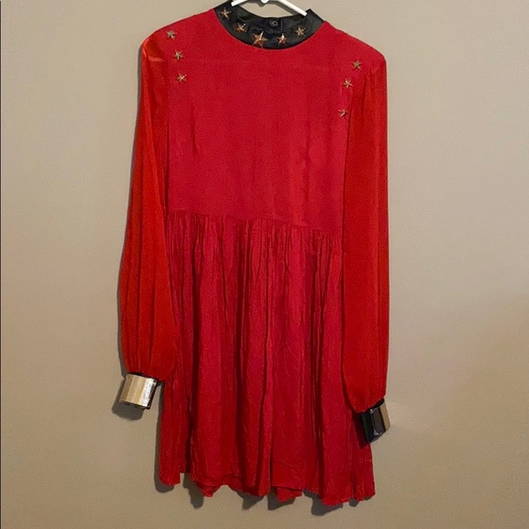 Red Dress - Picture 5 of 9